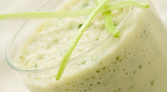 Romige Griekse komkommersoep