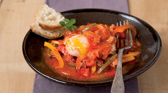 Piperade aux oeufs mollets