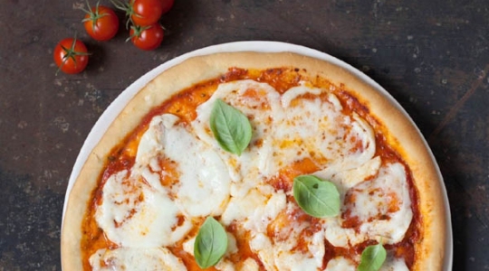 Authentieke pizza margherita, cook expert