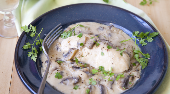 Blancs de poulet à la crème et aux champignons