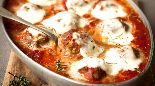 Gratin de boulettes de viande à la mozzarella