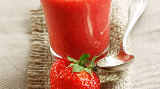 Appel en aardbeien smoothie Juice Expert Magimix