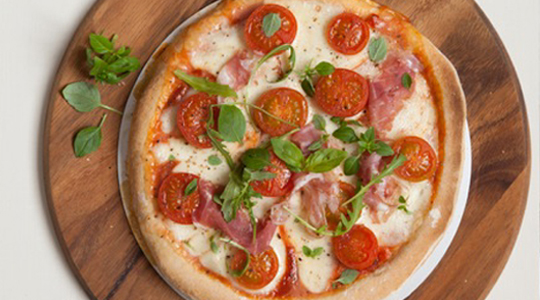 Pizza met scamorza en ham Cook Expert Magimix