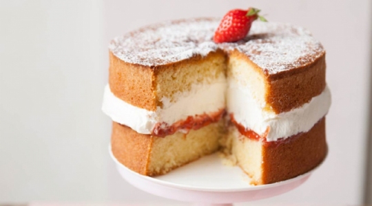 avec confiture et crème fouettée